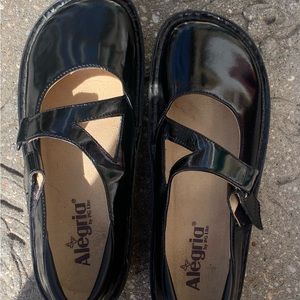 Alegria Black patten Leather Mary Jane shoes. 38